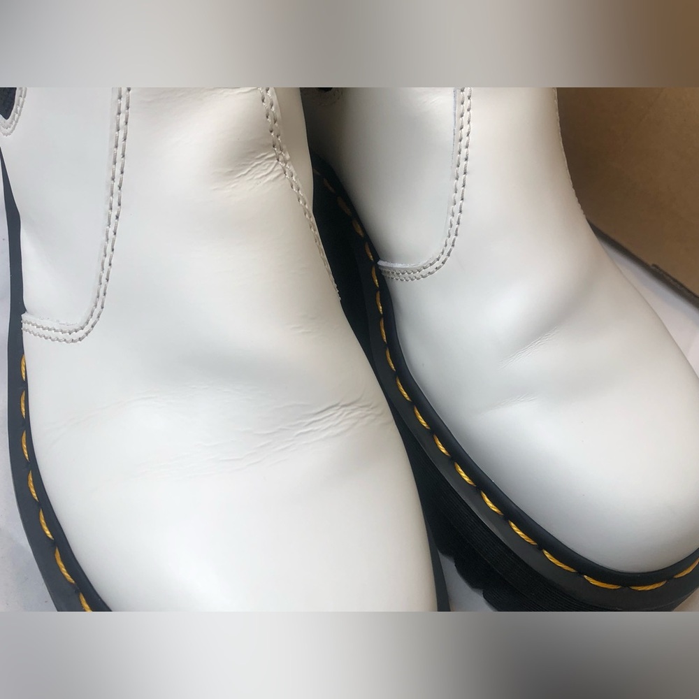 Dr Martens Womens 2976 Quad Chelsea Platform white Smooth Leather Boot-41EU, 9US - Picture 7 of 12